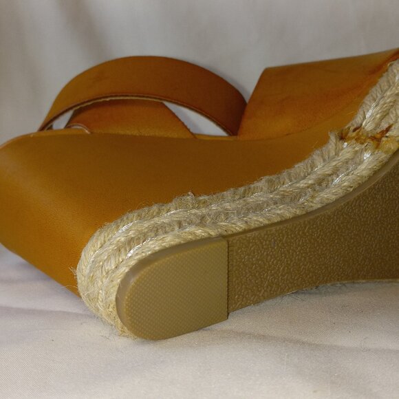 Peep-toe Espadrille - Picture 6 of 9